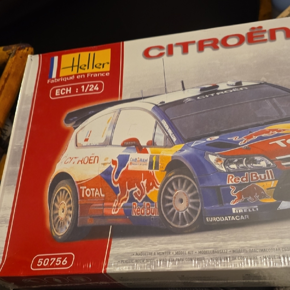 Red and Blue Racing Car Toy - Picture 2 of 16